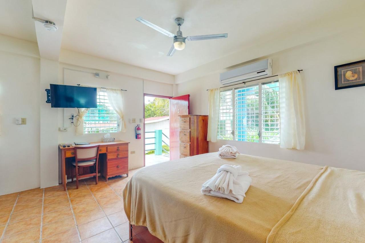 Willow 2 At Island Cabanas Gold Standard Certified Caye Caulker Luaran gambar